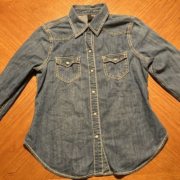 Pearl snap denim shirt - Picture 2 of 4